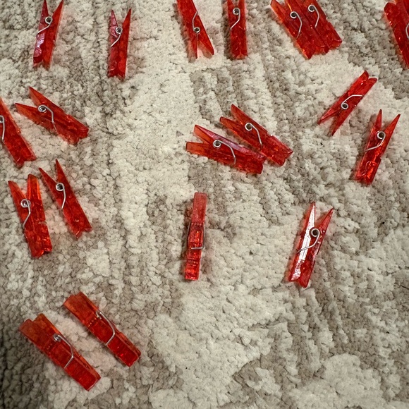Red Mini Decorative Clips - Picture 2 of 2